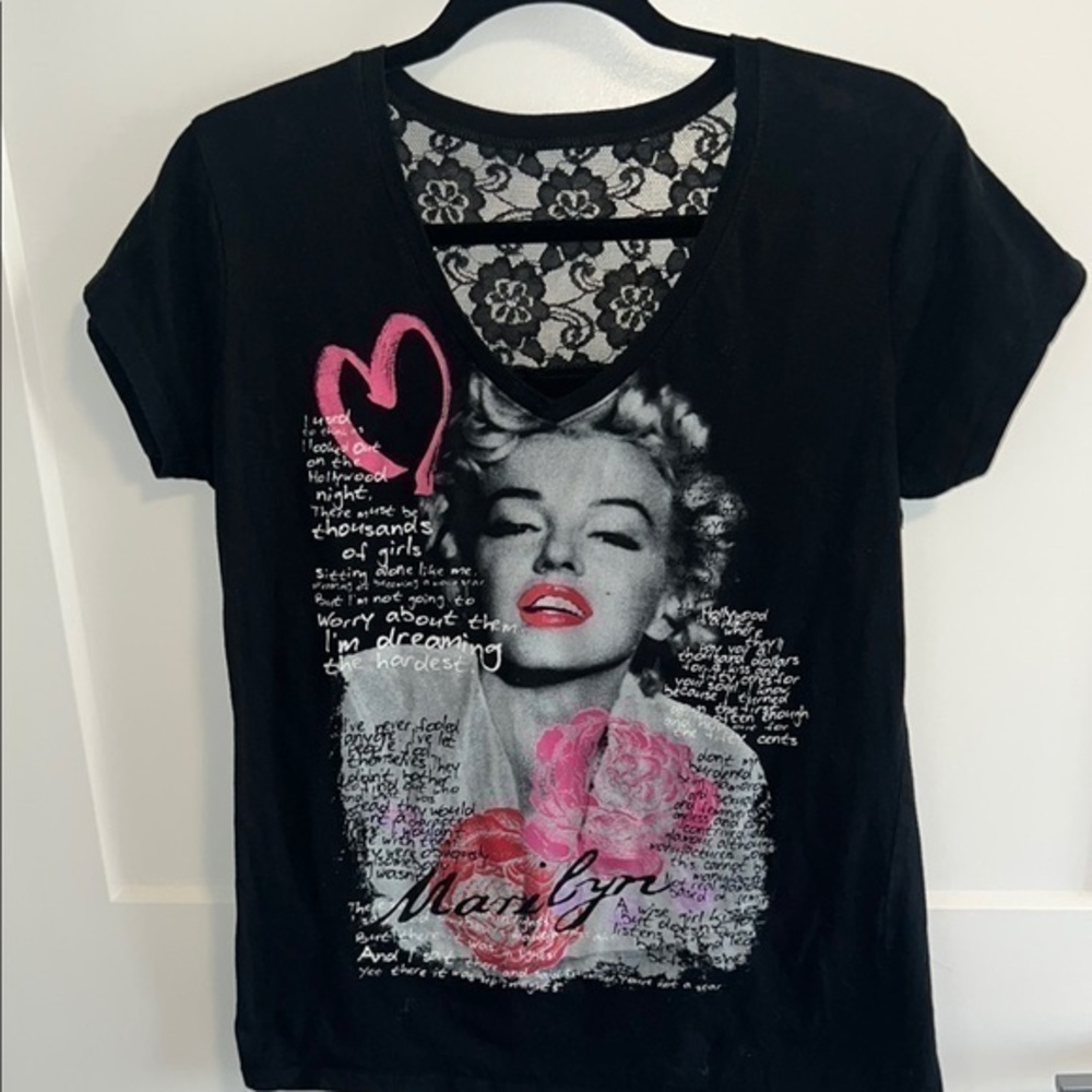 Black Graphic Tee of Marylin Monroe with Pink Accents - Extra large